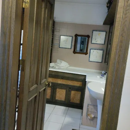 Dragos 5 4 Baths Pines Sea Views, Pool Quiet And Stunning איסטמבול